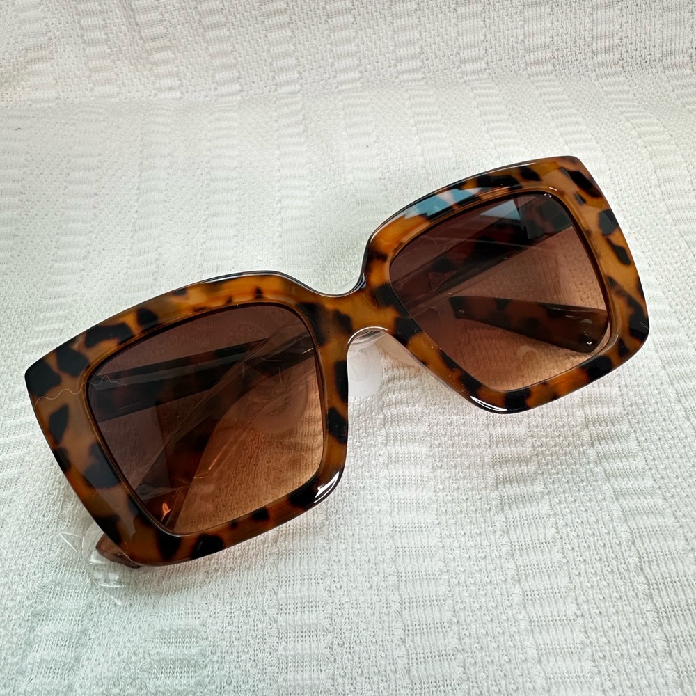 Tortoise Shell Square Sunglasses